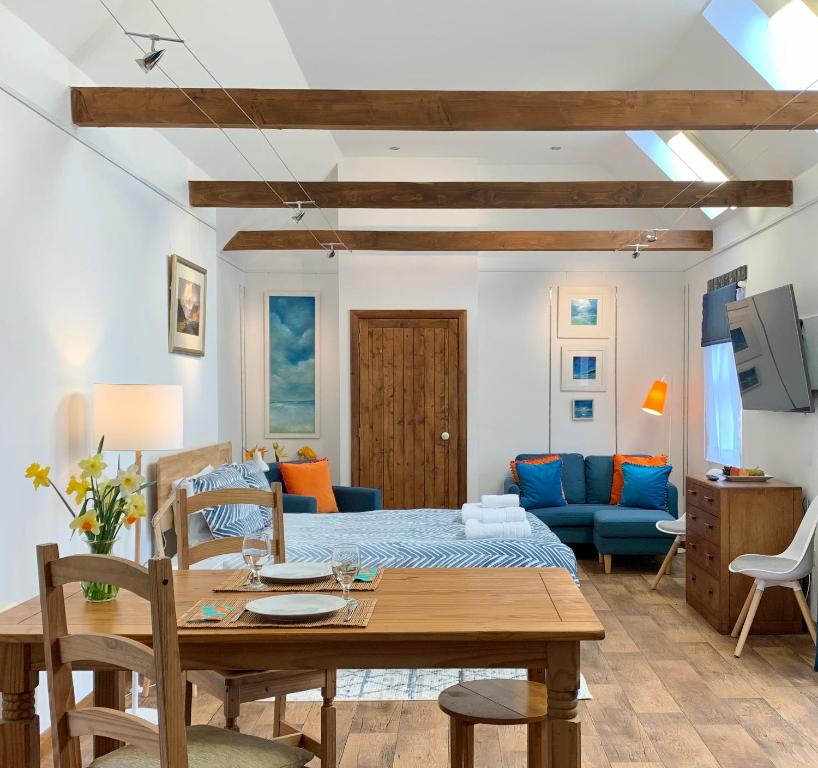 Gallery Cottage room 1