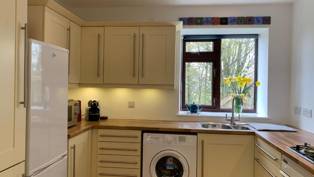 Gallery Cottage room 5